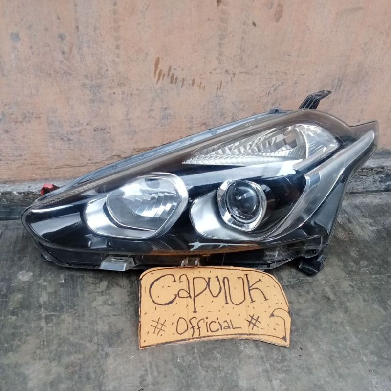 HeadLamp Sienta Type G (KIRI)