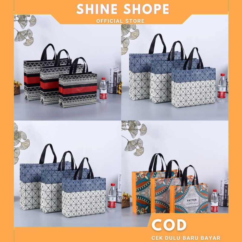 

Tas Belanja / Tote Bag Spunbond Kain Motif Premium Kantong Jumbo Ukuran 32*26*10CM