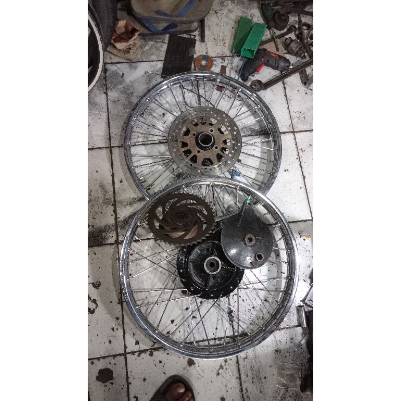 velg jari-jari Ring'17 fullset 1paket Megapro Verza { second original berkualitas }