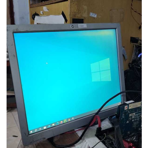 Monitor LCD 17 HP Kotak Minus Layak Pakai  LCD 17 Grade BCD f C8P3