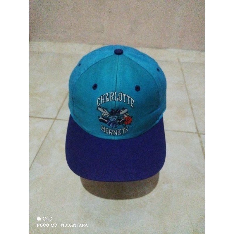 Topi Vintage Charlotte Hornets Logo 7