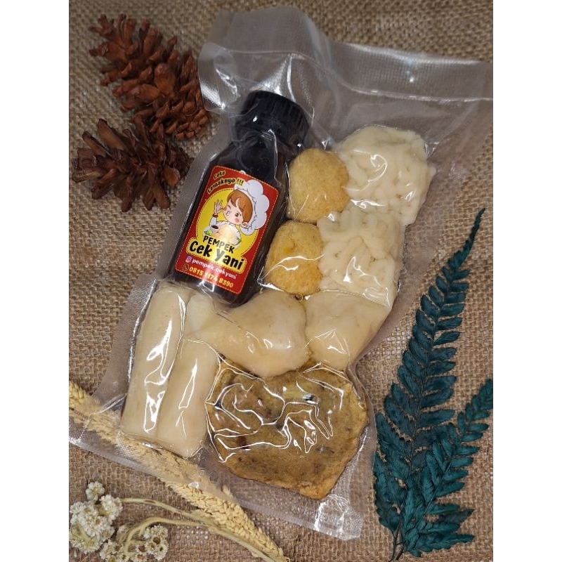 

Pempek Palembang Premium Mix 10 Pcs FREE CUKO