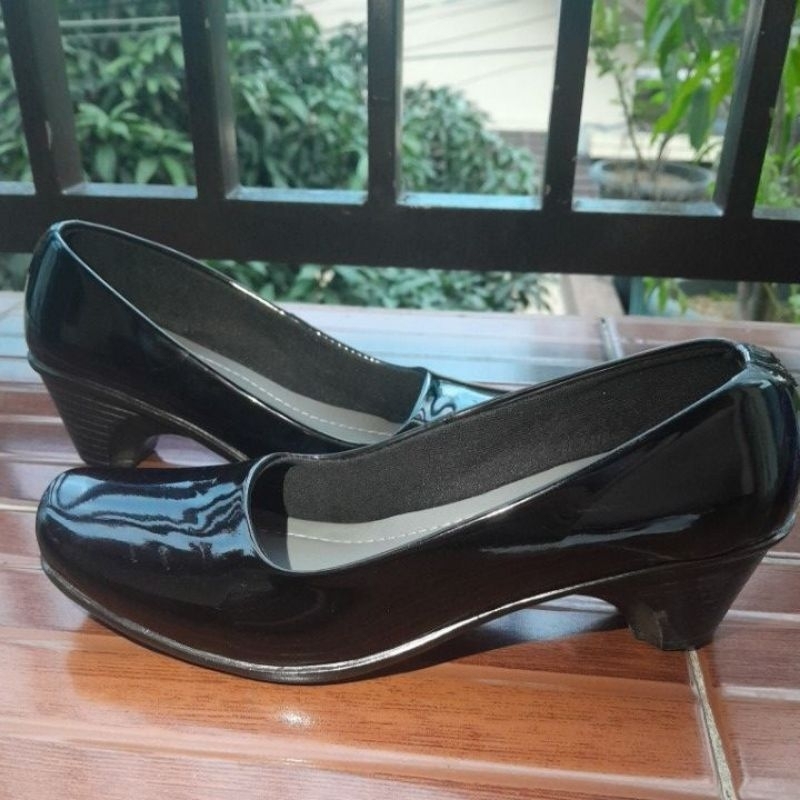 Pantofel Kulit / Sepatu Kerja Wanita Kantor. Heels formal