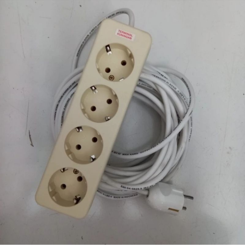 Stop kontak Uticon 4 lubang + kabel + steker arde Broco