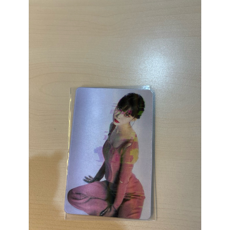 Winter Aespa Savage lenti, slight defect. Official