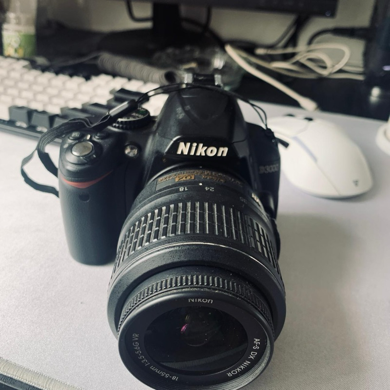 Kamera DSLR Nikon D3000 (bekas)