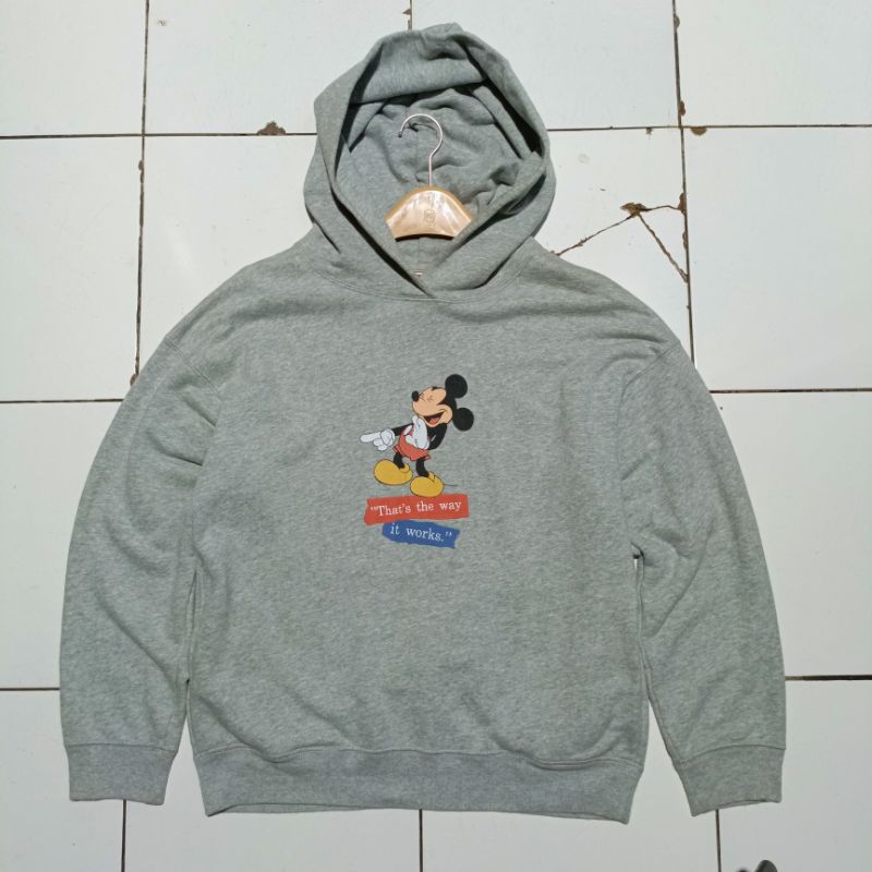 hoodie UNIQLO second crewneck thrift original atasan pria dan wanita