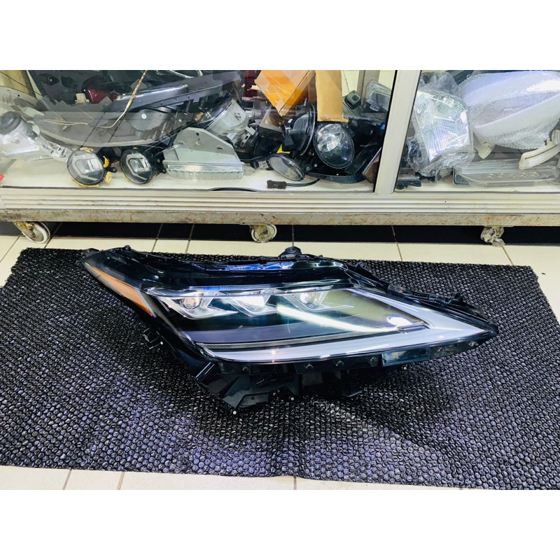 Headlamp Lexus RX 300 Kanan Tahun 2019