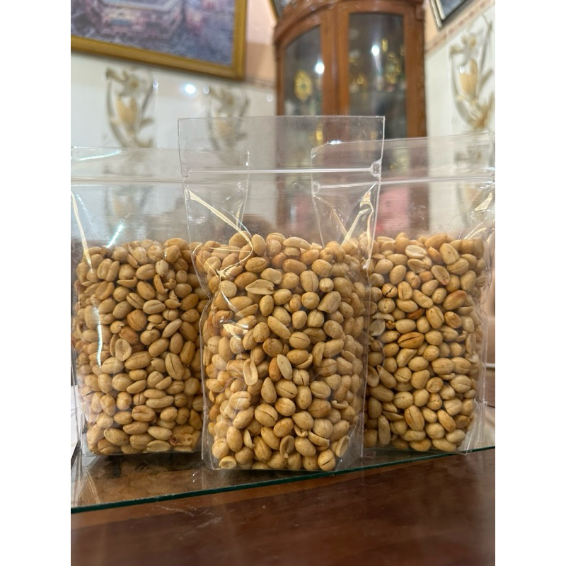 

Kacang Bawang Berat 250 Gram - CS Snack