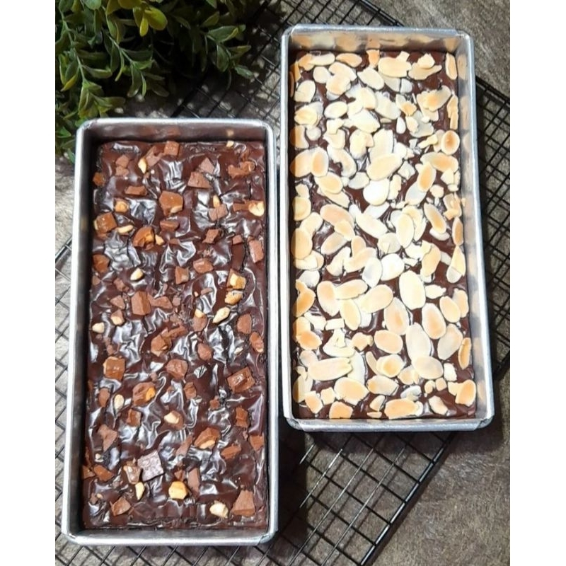 

Fudgy Brownies SilverQueen/Almond Premium