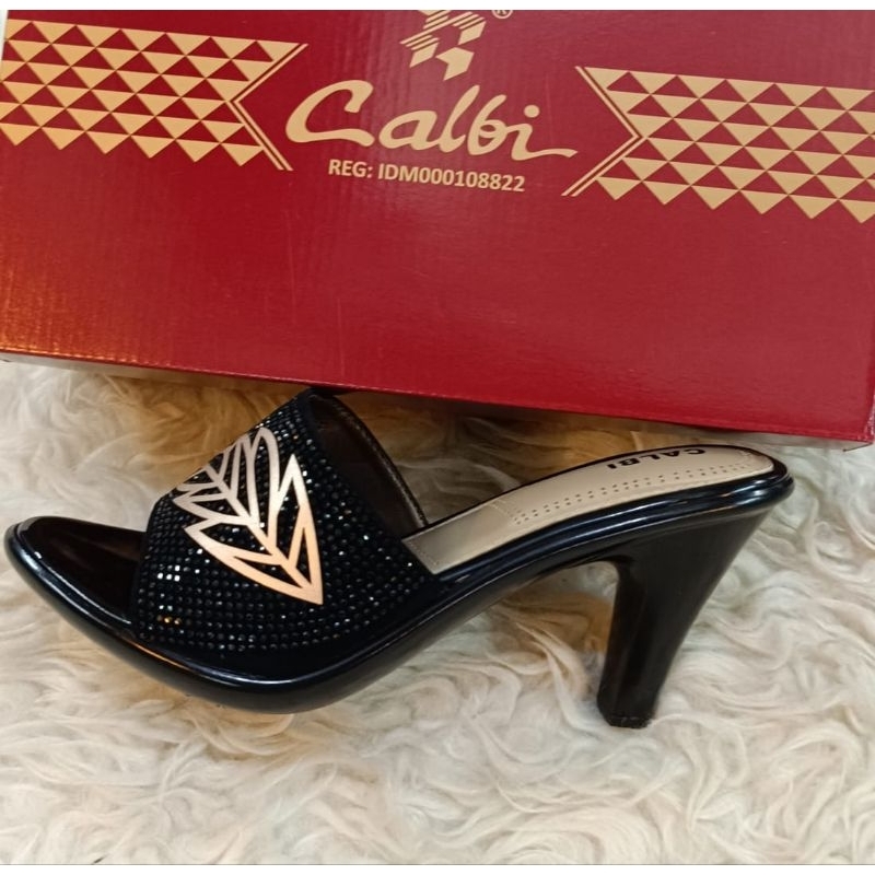 sandal calbi heels motif daun