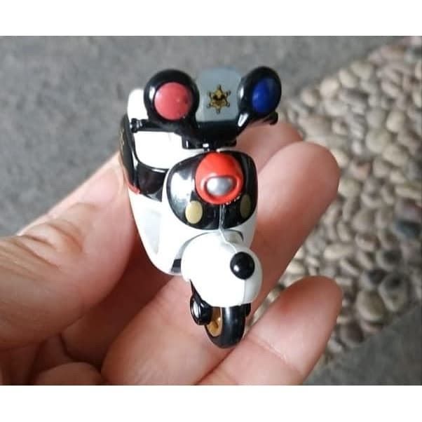 tomica chim chim patrol bike