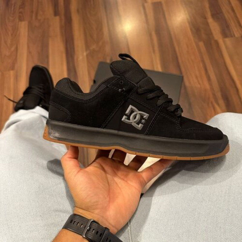 dc shoes • lynx zero • blsck/black/gum