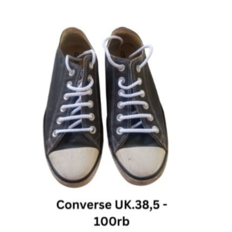 Sepatu Converse. ukuran 38,5. hitam putih. black white. sepatu kets sportif. preloved