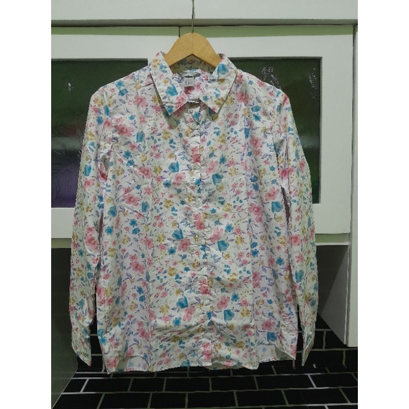 (PRELOVED KOLPRI) KEMEJA FLORAL WANITA BRAND HNM
