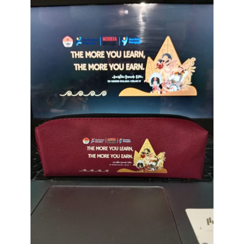

Kotak pensil 17x13cm Free Desain (isi 500pcs) | Tempat Pensil TDOCTOR | THE DOCTOR Bag Tempat/Kotak Pensil/Cepuk custom