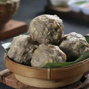 

BAKSO URAT JUMBO PLUS BUMBU (HARGA PER 5 PCS)