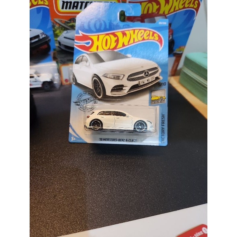 hotwheels 19 mercedes benz a class white