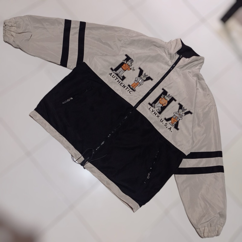 jaket lynx x looney tunes
