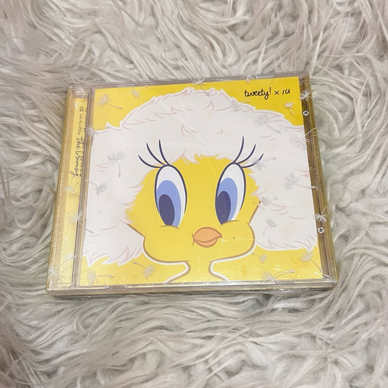 Album Tweety x IU