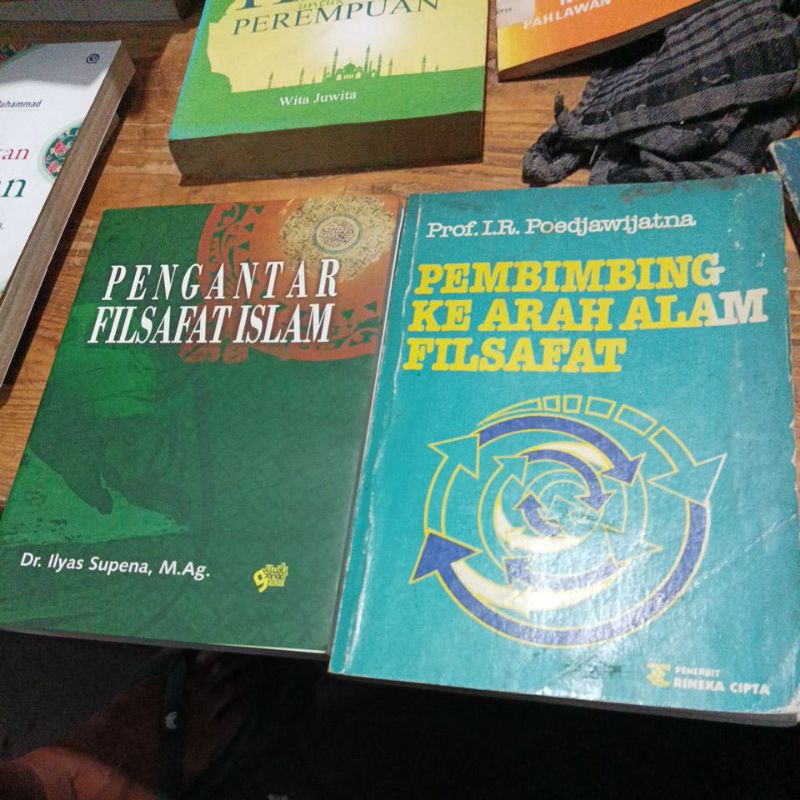 paket 2 buku filsafat Islam dan pembimbing kearah alam filsafat bekas original
