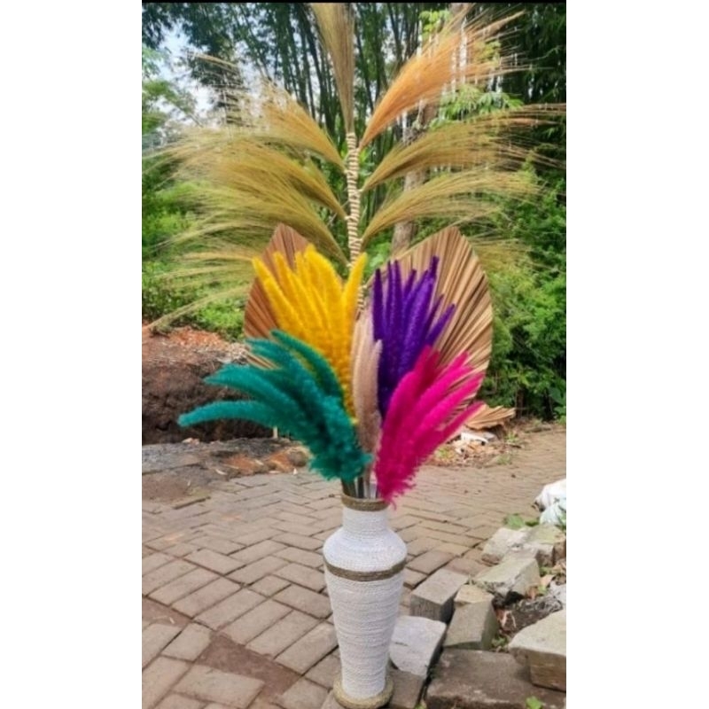 hiasan rumah  vas bunga kering dekorasi sudut ruangan