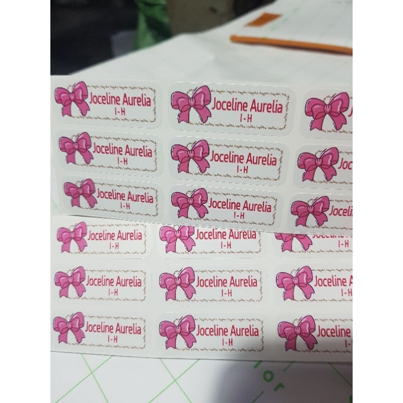 

stiker label nama water proof tahan air vinyl size 4,5x1,7cm hello kitty ribbon pita sanrio