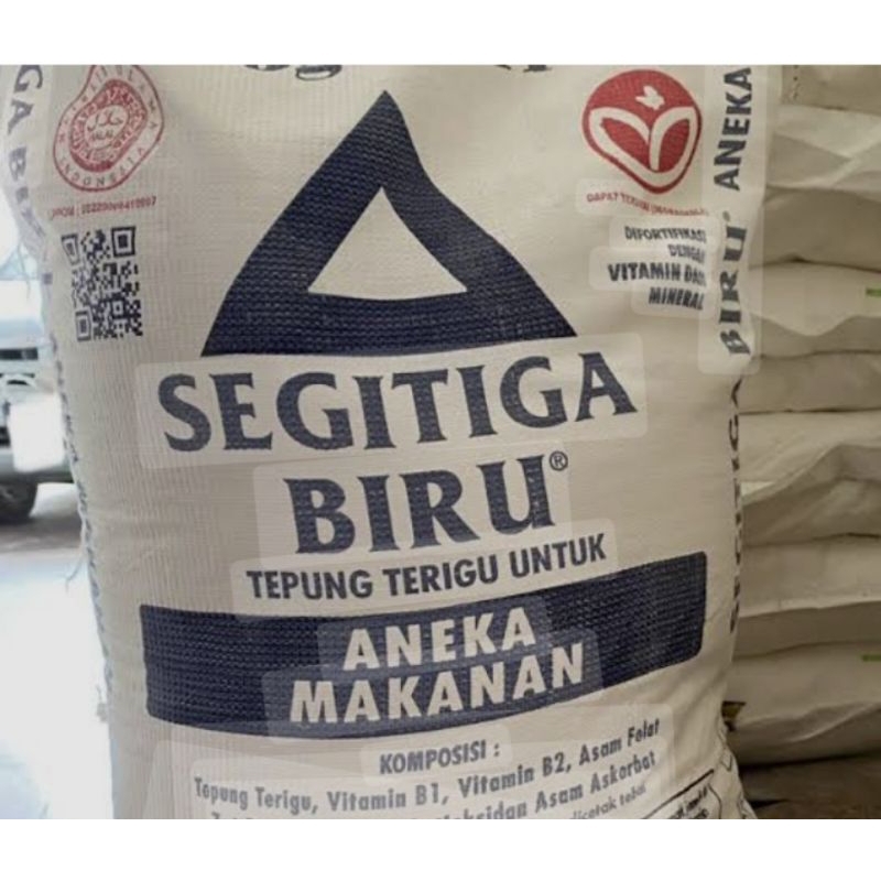 

tepung terigu | segitiga biru asli | dikemas per 1 kilo