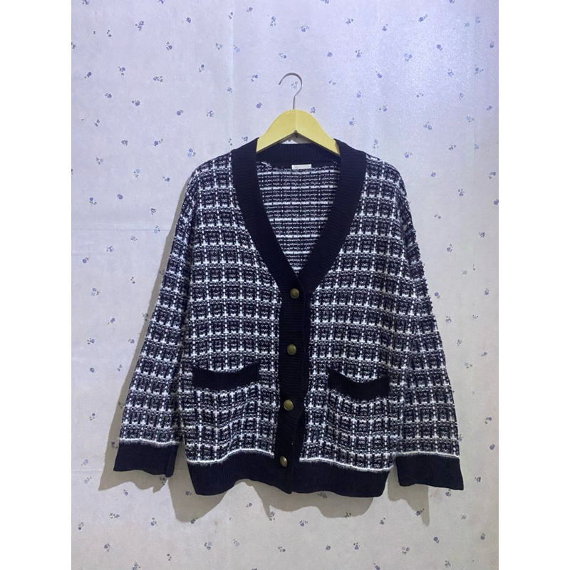 Cardigan tweed hitam GU preloved