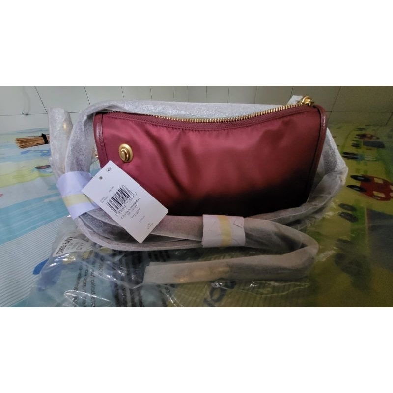 Coach Swinger (Butik), Bahan Nylon, Baru lengkap dgn Tag dan dust bag ORI Butik