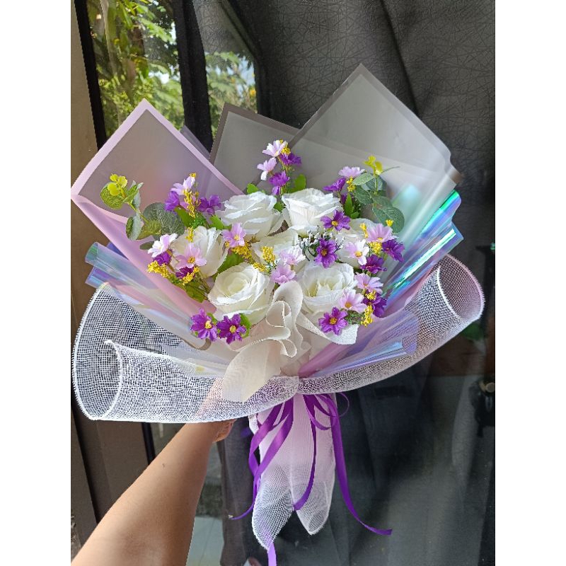 buket bunga mawar artificial palsu Surabaya