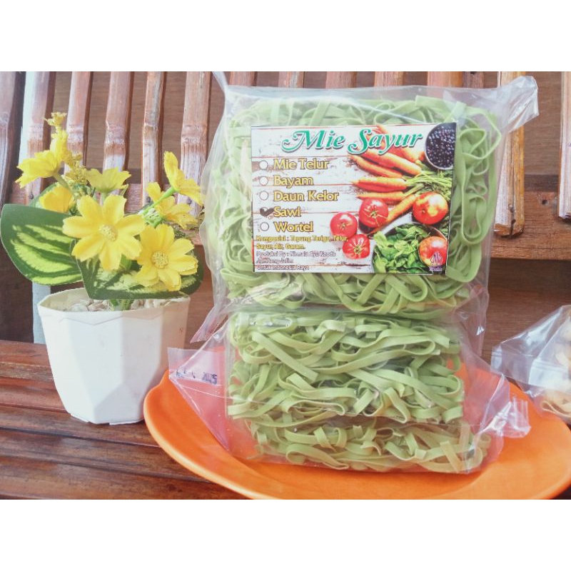 

MIE SAYUR SEHAT SAWI TANPA PENGAWET,PENGENYAL, PEWARNA & MSG ISI 3 KEPING