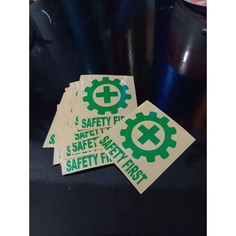 

Terlaris sticker Safety First cutting /K3