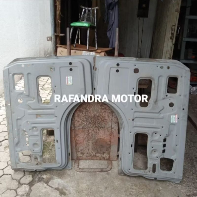 PANEL DAUN/KULITAN PINTU (BAGIAN DALAM) COLT DIESEL UMPLUNG FE/PS100/120 LAMA