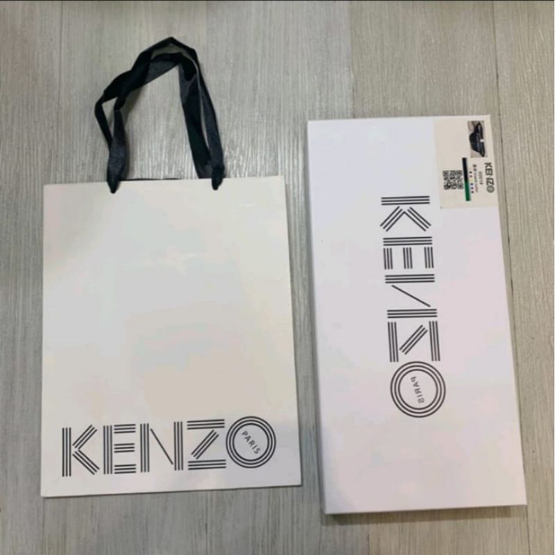

Box dan paperbag Kenzo
