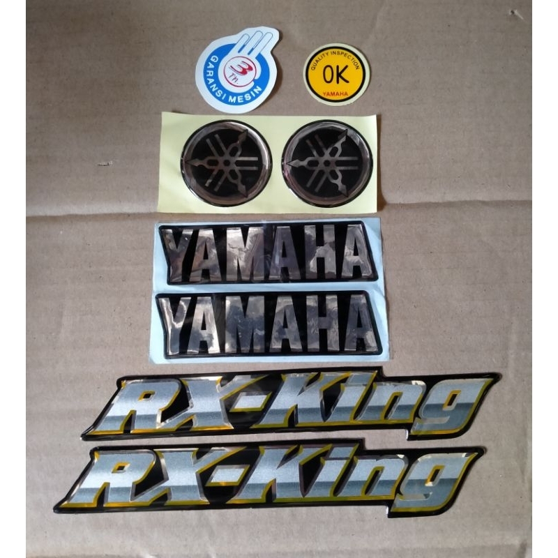 stiker emblem box aki & tangki yamah rx-king new 2001/2002 warna lis kuning variasi chrome bh ok plu