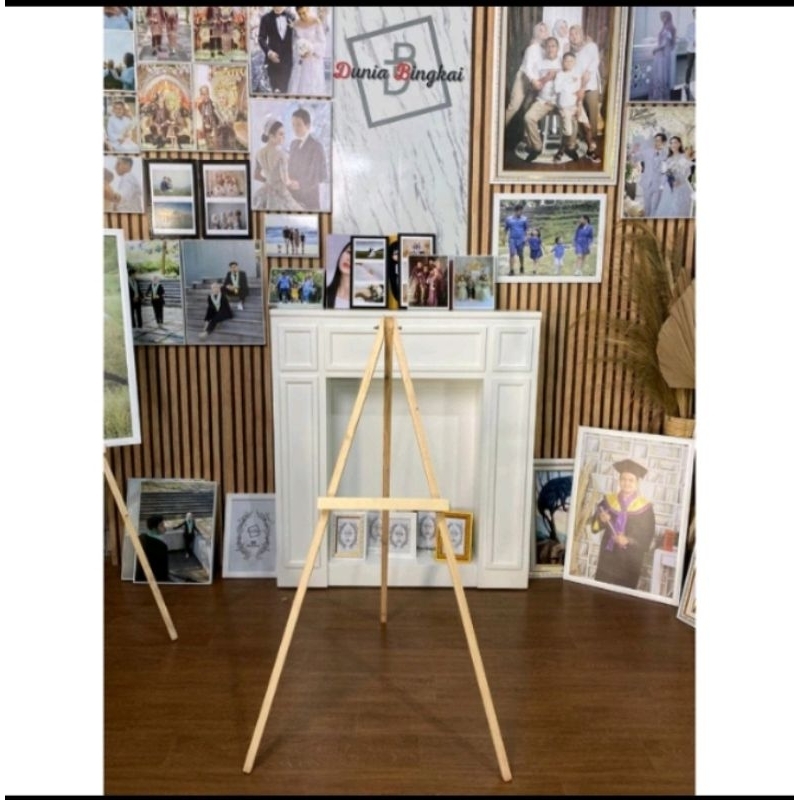 

Tripod Frame Stand Frame Foto Wedding Standing Tripod Whiteboard / Easel Lukis 1 Sisi For Bingkai Foto