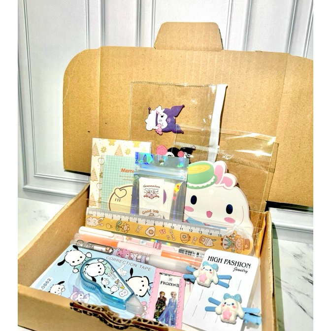 

KP8 Hampers ulang tahun kado ultah bestie kado graduation gift box random