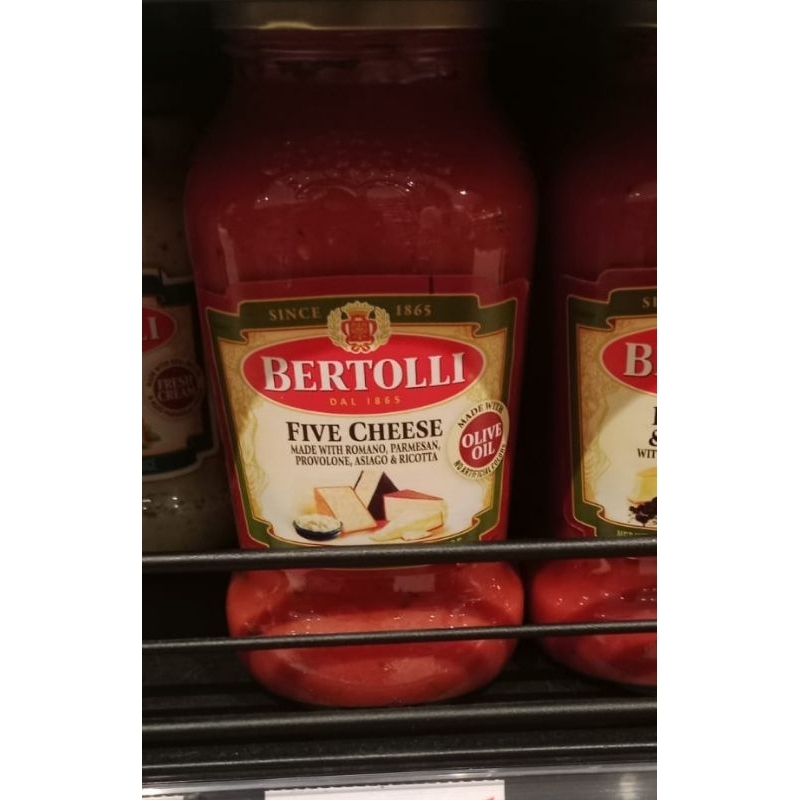 

Bertolli pasta saus sauce spaghetti five cheese 680gr