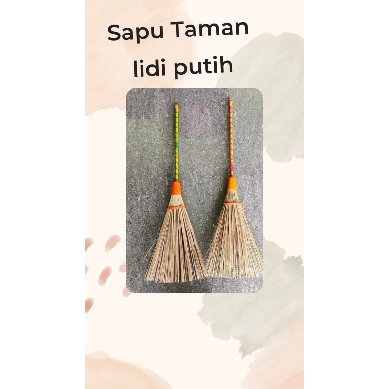 Sapu Lidi Taman Kerik Kayu
