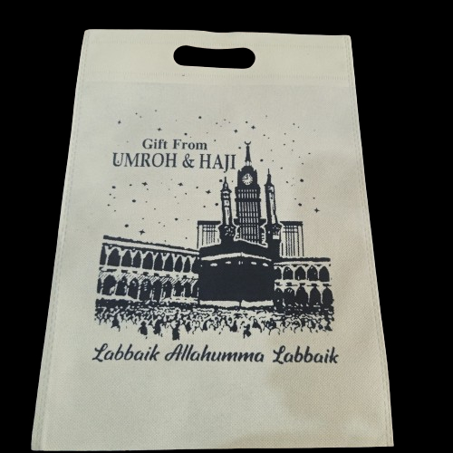 

Ecer_Tas Bingkisan Souvenir Haji Umroh Oval uk 25x35 cm Press Plong Murah Simple Unik Siap Kirim FOP / Goodie bag souvenir umrah haji bahan spunbond termurah / Paper bag umrah haji motif kakbah terbaru