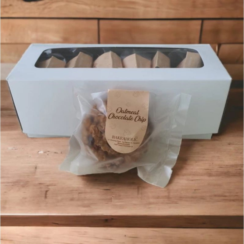 

Premium Healthy Oatmeal Cookies Bakeaholic Bali Chocolate Chip - 6 pcs