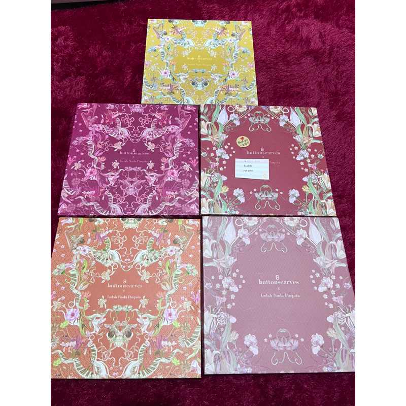 BS Buttonscarves Buttonscarve Button Scarve NADA Series mirror BOX ORI