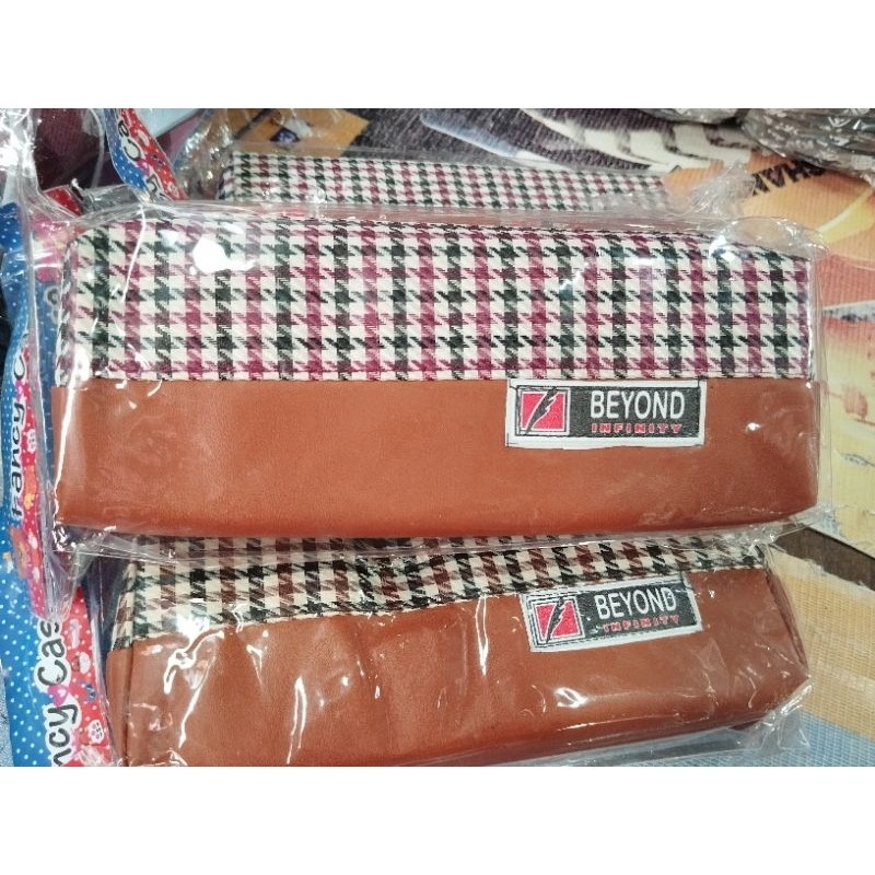 

KOTAK PENSIL KAIN / TEMPAT PENSIL KAIN RESLETING BEYOND