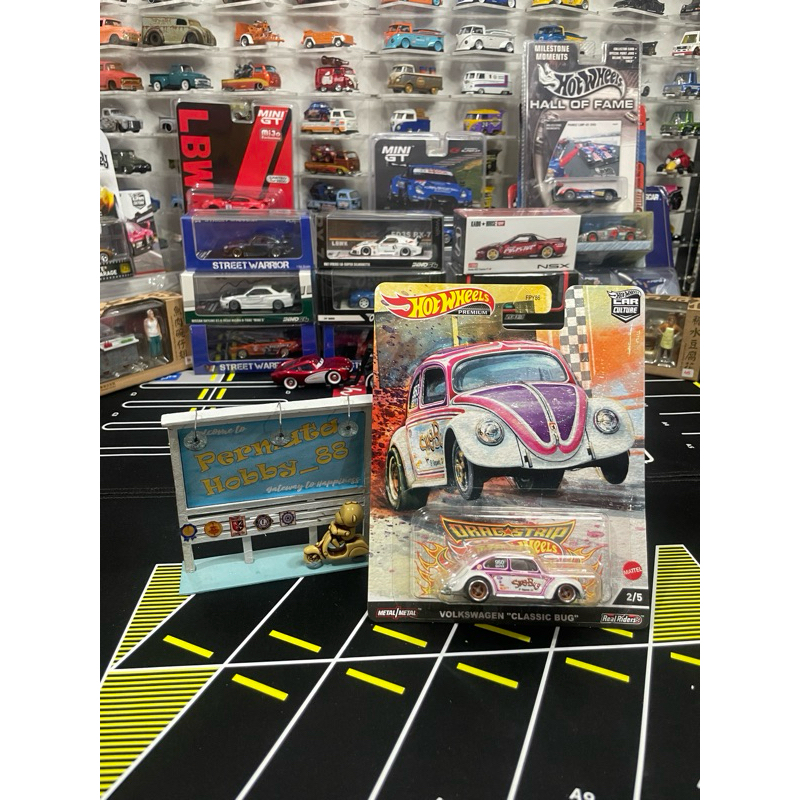 Hot Wheels Premium Volkswagen "Classic Bug"