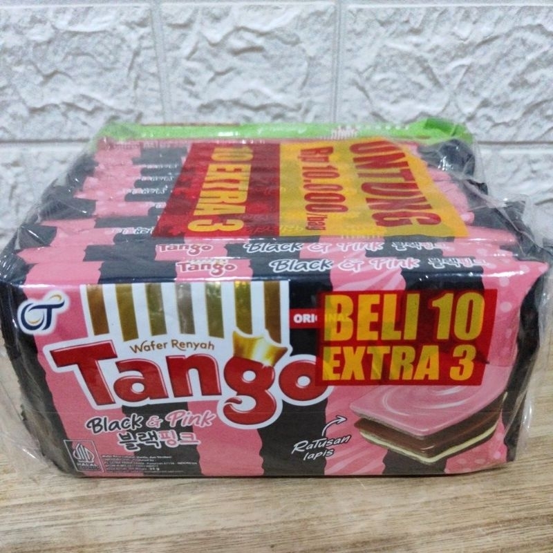 

TANGO Wafer JKT48 BLACK & PINK 35gr LIMITED EDITION, isi 10 pack (+bonus 3 pack), PC Random dalam kemasan