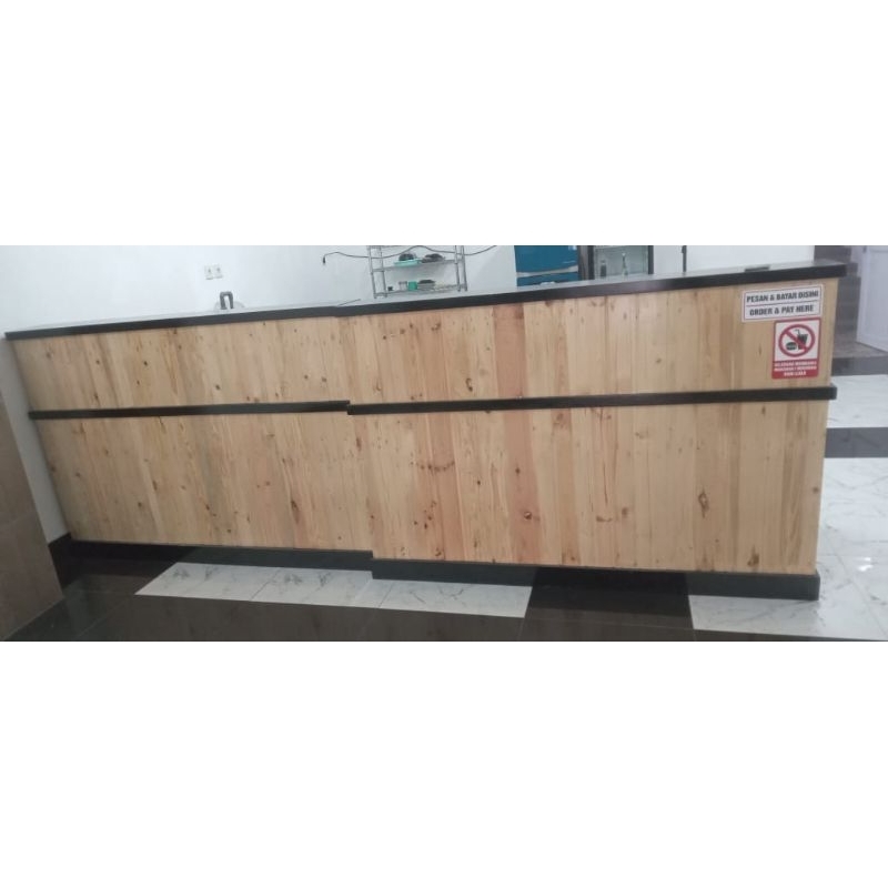 Dijual murah meja kayu kafe minimalis bekas pakai 1 bulan