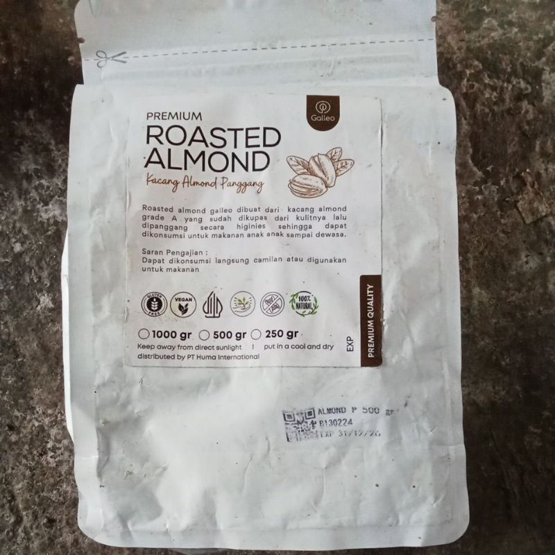 

Roasted Almond kacang almond panggang 500g