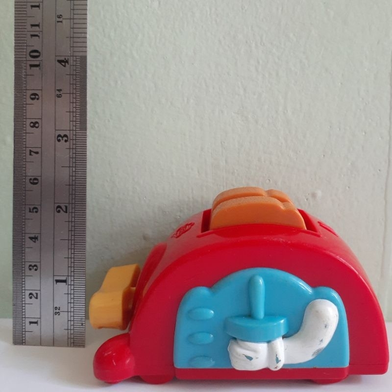 Mainan preloved McD Mc Donalds Toaster Pump Car Asia Tahun 2010