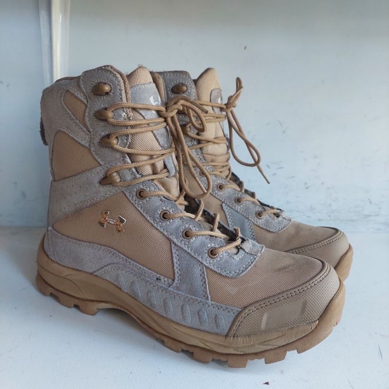sepatu second merk under armour size 42(27cm)